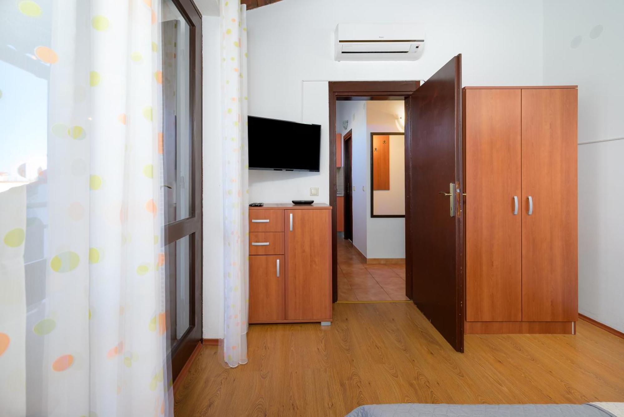 Apartment Pinjola Пореч Экстерьер фото
